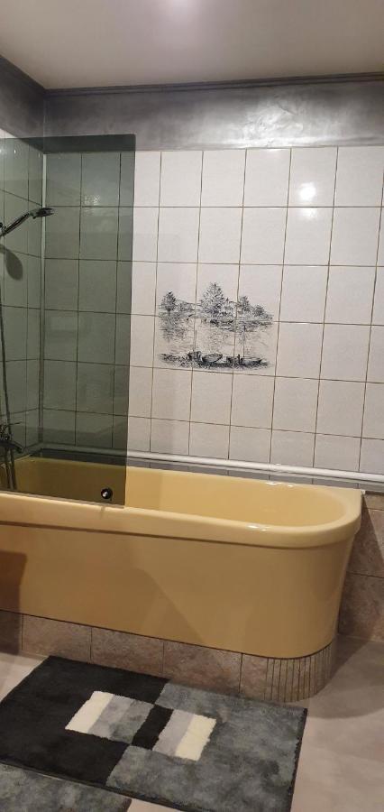 Au Chambellan Bed & Breakfast เอ-แชมเปญ ภายนอก รูปภาพ