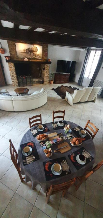 Au Chambellan Bed & Breakfast เอ-แชมเปญ ภายนอก รูปภาพ
